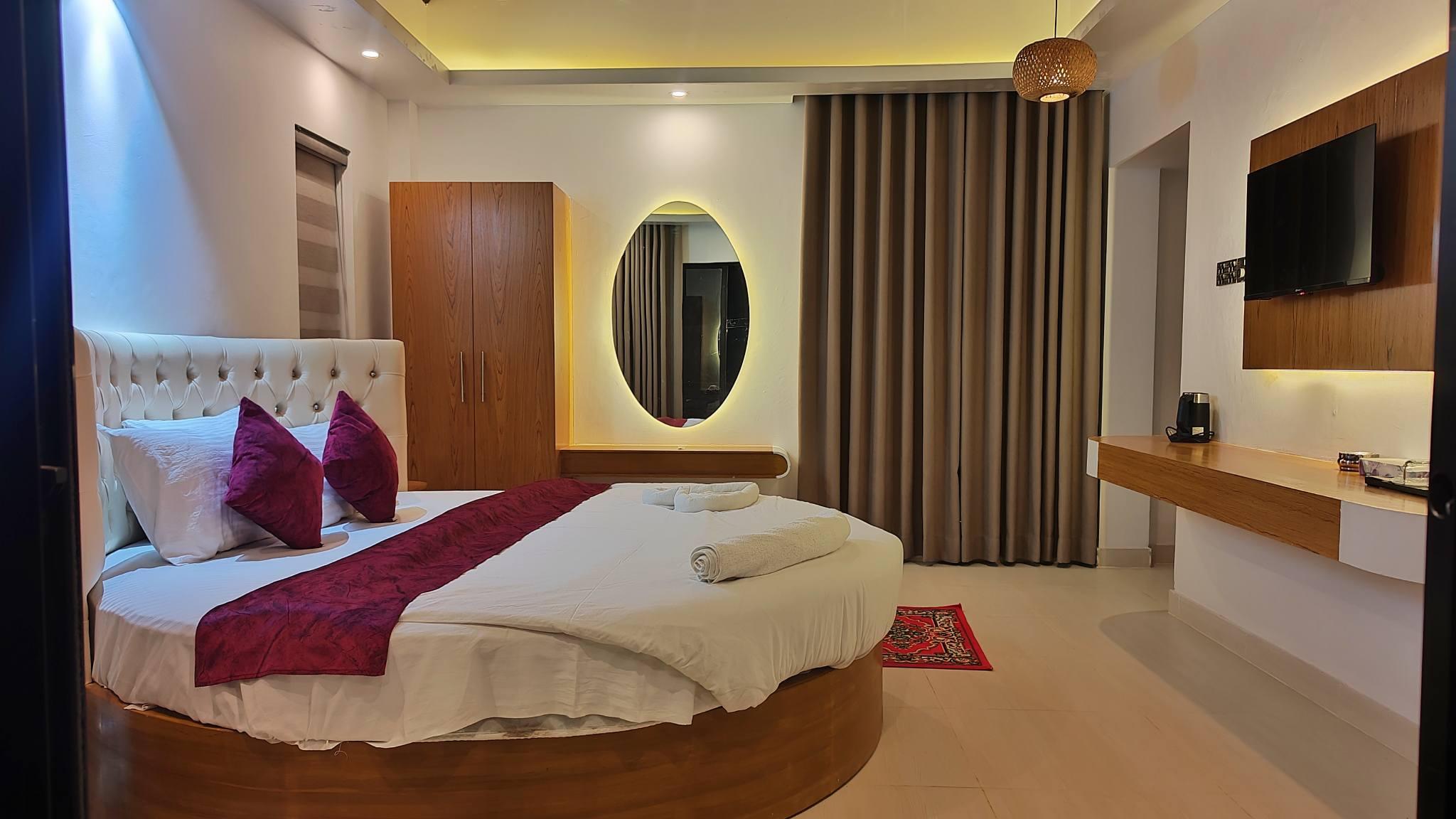 Sea View Honeymoon Deluxe AC Couple Villa with Balcony at Coxs Bazar | Marine Drive Road6680