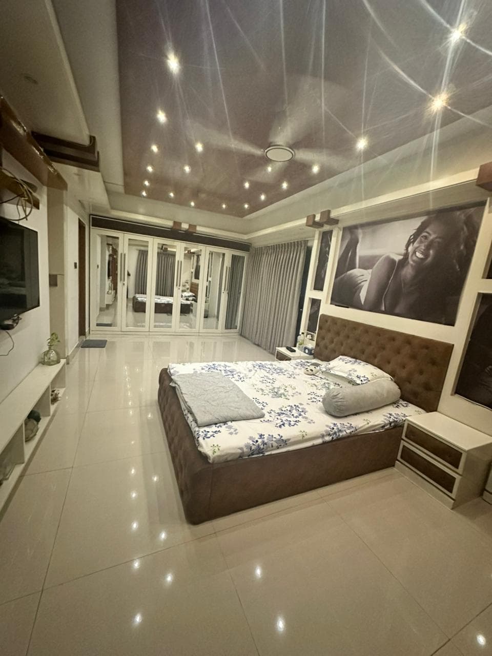 Gallery image 1